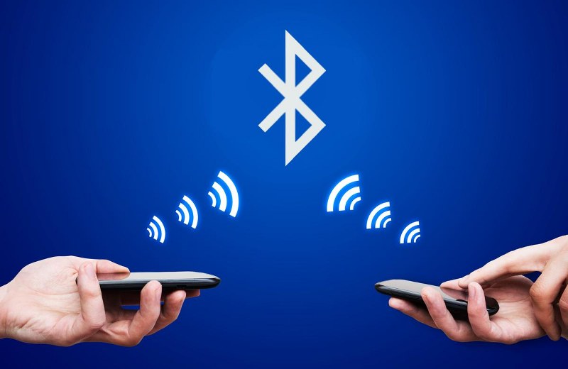 ilustrasi komunikasi 2 perangkat menggunakan Bluetooth 